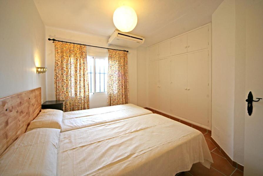 Apartamentos Playa Torrecilla Nerja Phòng bức ảnh
