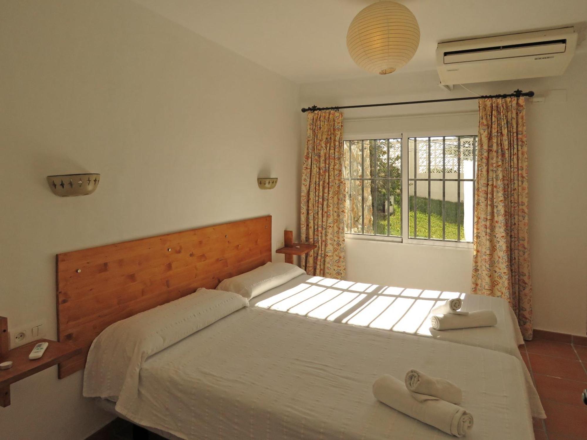 Apartamentos Playa Torrecilla Nerja Phòng bức ảnh