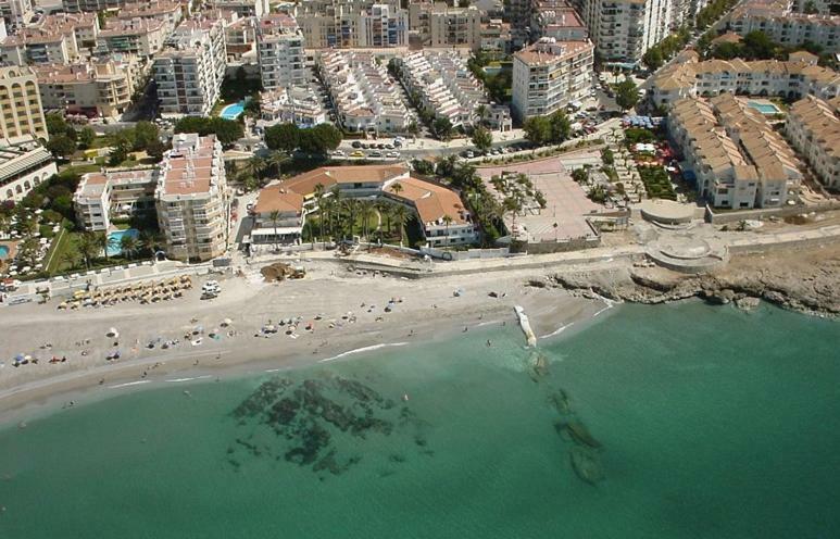 Apartamentos Playa Torrecilla Nerja Ngoại thất bức ảnh